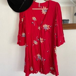 Pretty FREE PEOPLE floral flutter elbow sleeve wrap dress